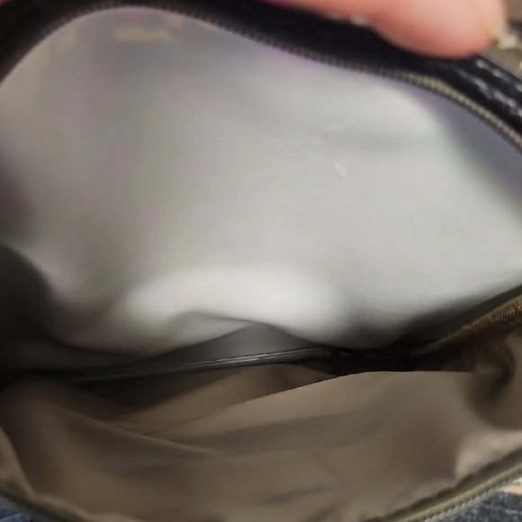 Stone Mountain Floral Crossbody Bag Water Resistant - Picture 8 of 10